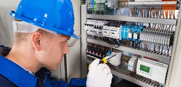 Elektroniker für Energie- und Gebäudetechnik (m/w/d) bei E-Tech Harrer in Eichstätt