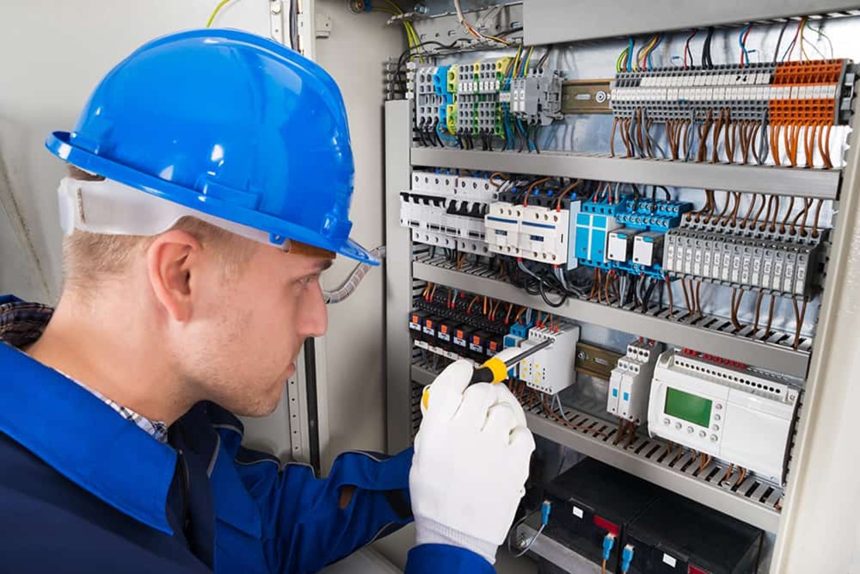 Elektroniker für Energie- und Gebäudetechnik (m/w/d) bei E-Tech Harrer in Eichstätt