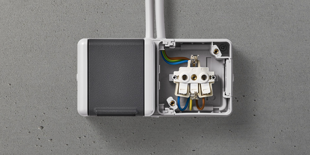 Doppelsteckdose mit Trennsteg bei E-Tech Harrer in Eichstätt